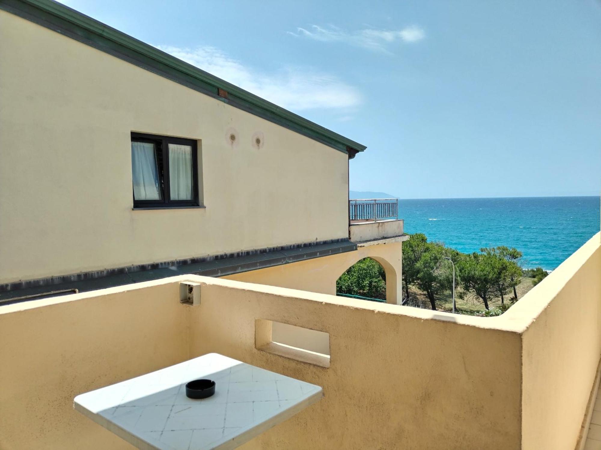 Poseidon Bay Residence Милацо Екстериор снимка