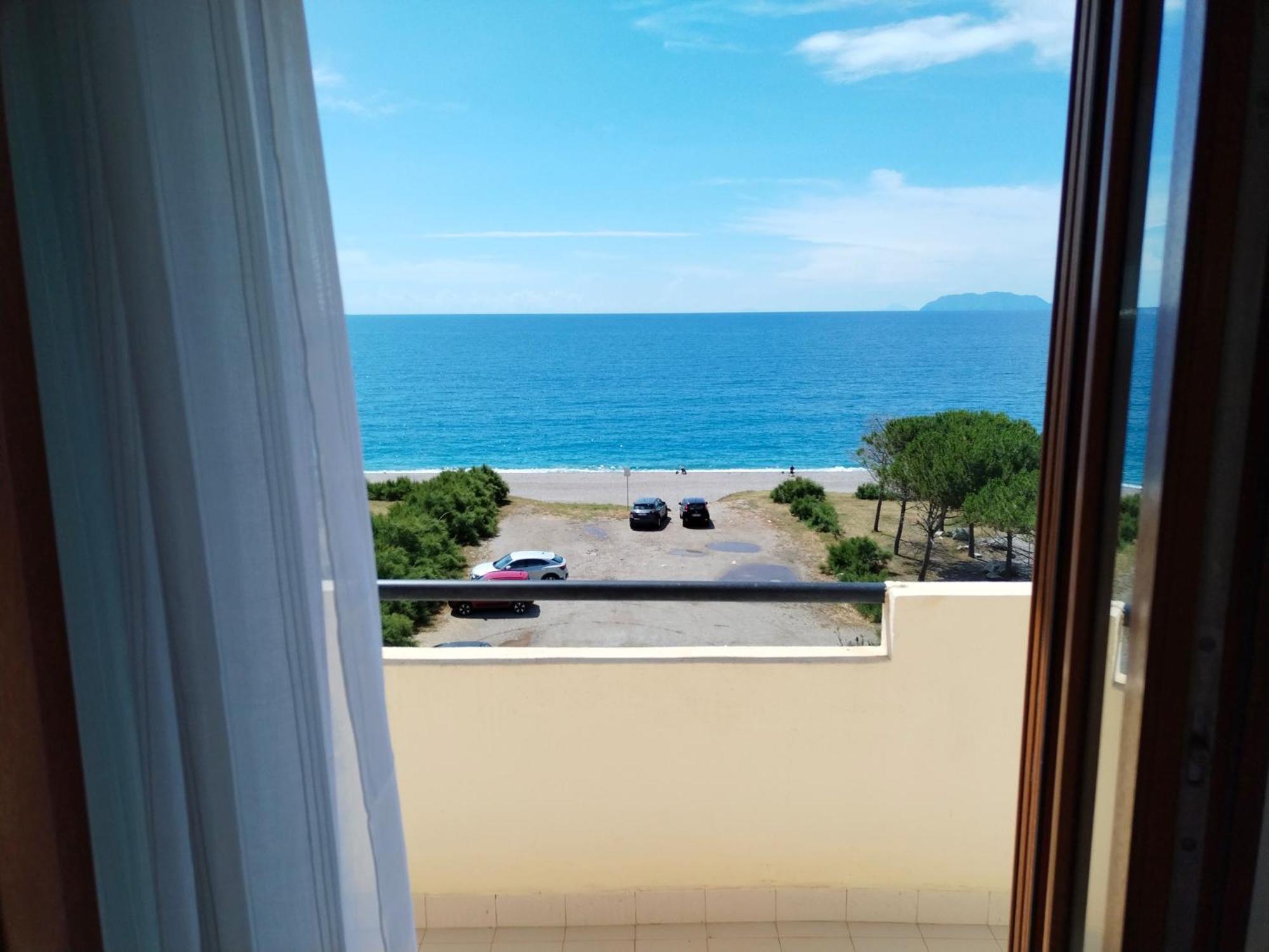 Poseidon Bay Residence Милацо Екстериор снимка